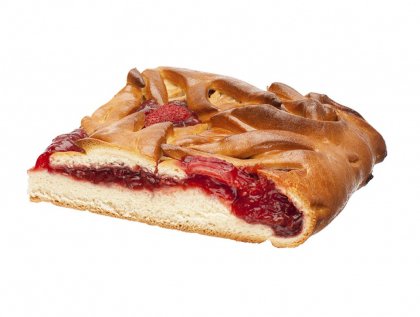 Сдобный пирог с клубникой